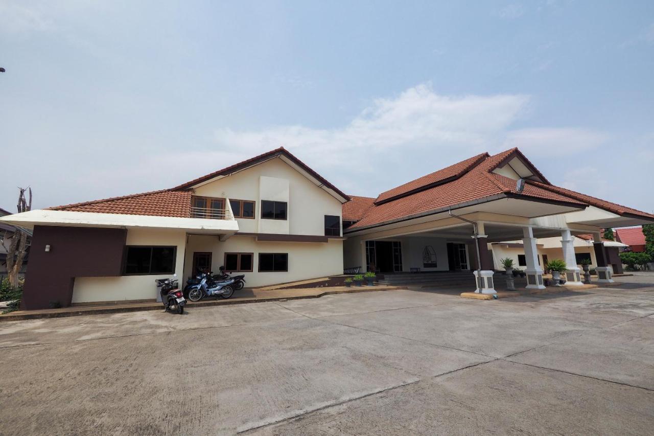 Oyo 859 Golden Land Hotel Chiang Rai Exterior foto